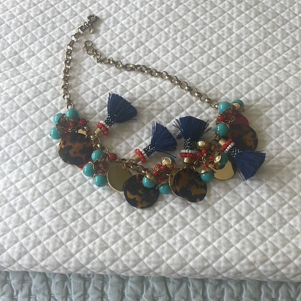 Lilly necklace